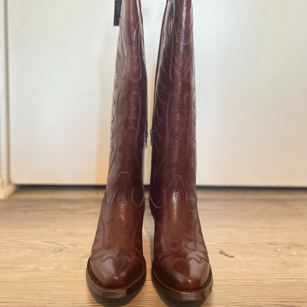 Canela Knee high cowgirl boots in a size 7 - Picture 6 of 11